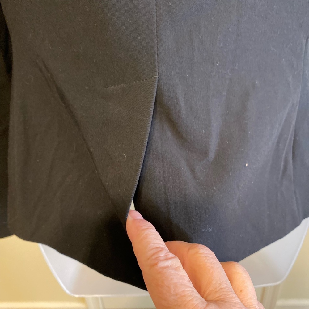A Line - Woman’s black blazer, Size: 6 - Picture 4 of 6